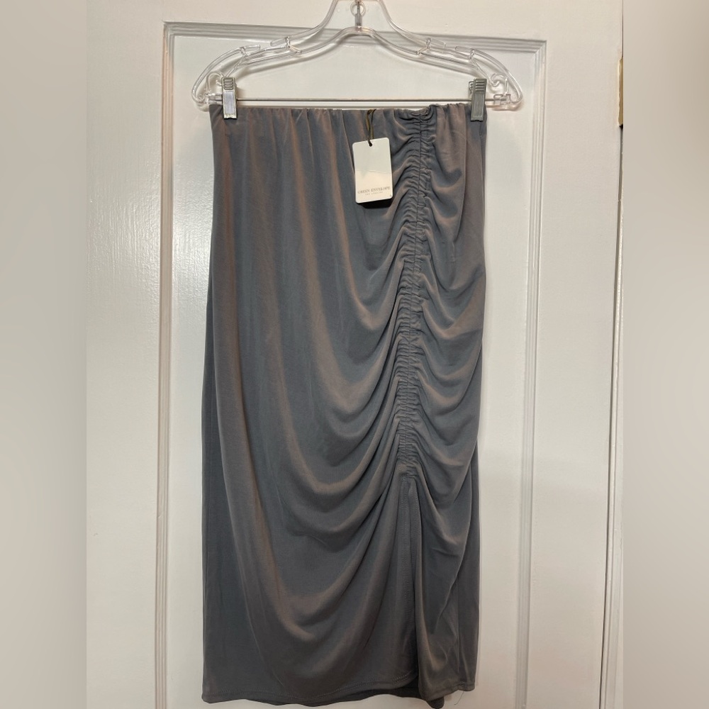 GREEN ENVELOPE LOS ANGELES  SKIRT , Size M , NWT